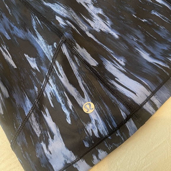 Lululemon blue tank size 2 - Picture 2 of 3